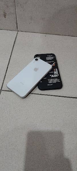 IPHONE XR NON PTA  ORIGINAL ALL OK AND WORKING [ NOT FOR EXCHANGE ] 3