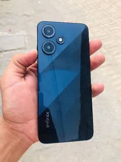 infinix Hot 30 play in best phone 10/10 condition full box