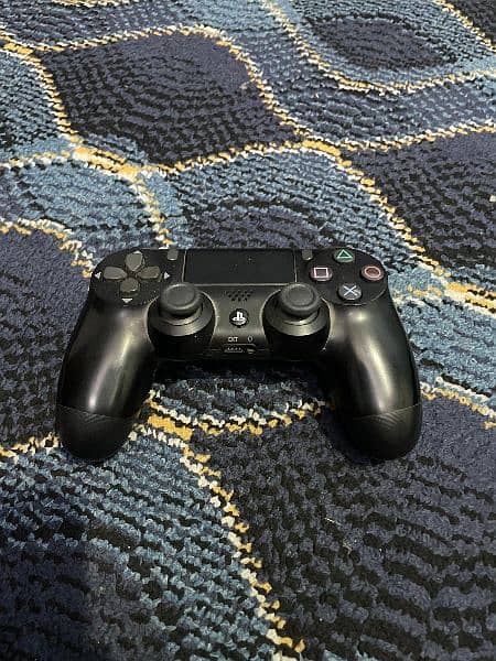 PS4 pro in very good condition 8