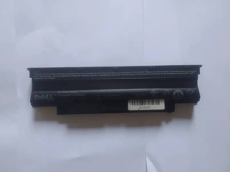 Dell Laptops batteries (Detail/List/Rs in description). 7