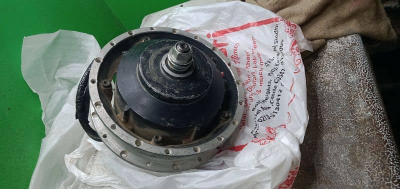 BLDC Hub Gear Motor 36v to 52v 2