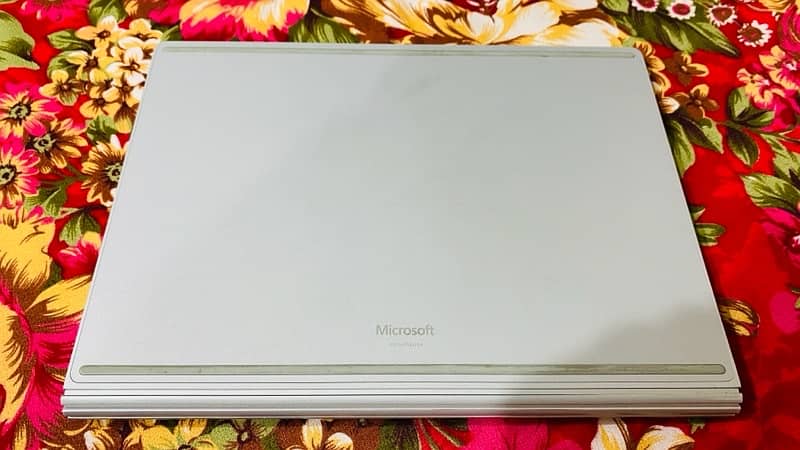 Microsoft Surface Book 2 7