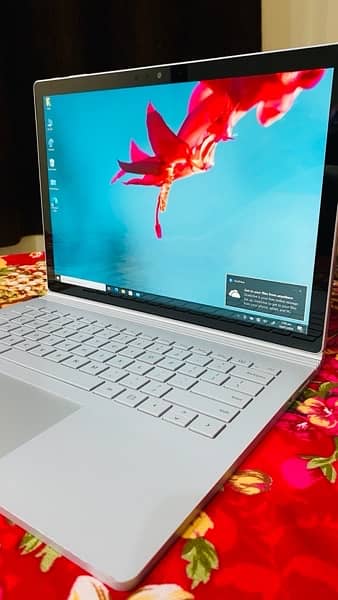 Microsoft Surface Book 2 9