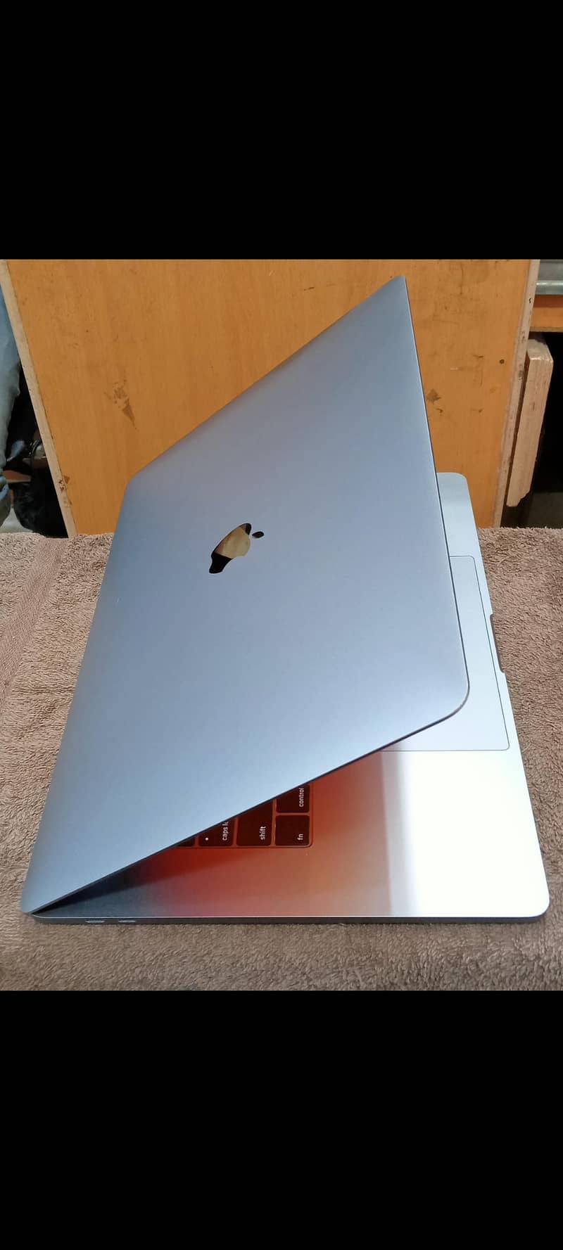 MacBook Pro 2018 & 2019 15" Display with 4GB Graphics 7