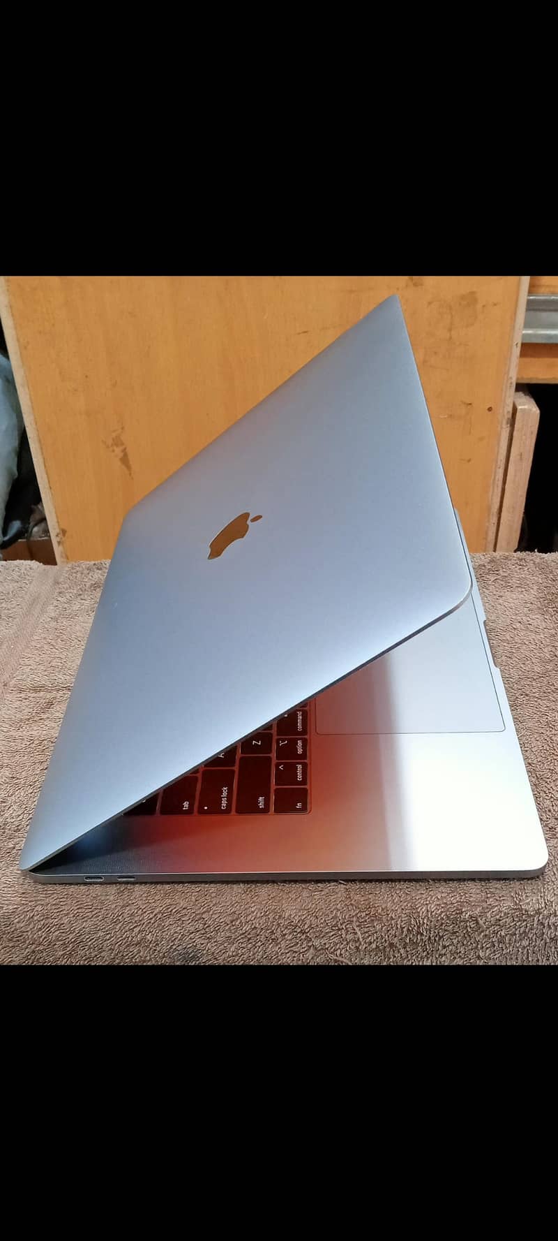 MacBook Pro 2018 & 2019 15" Display with 4GB Graphics 8