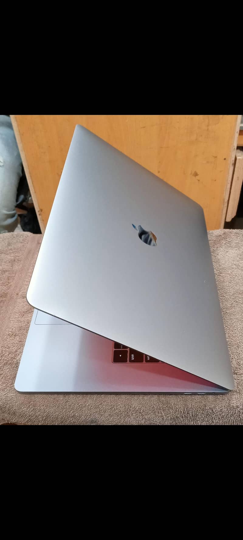 MacBook Pro 2018 & 2019 15" Display with 4GB Graphics 9