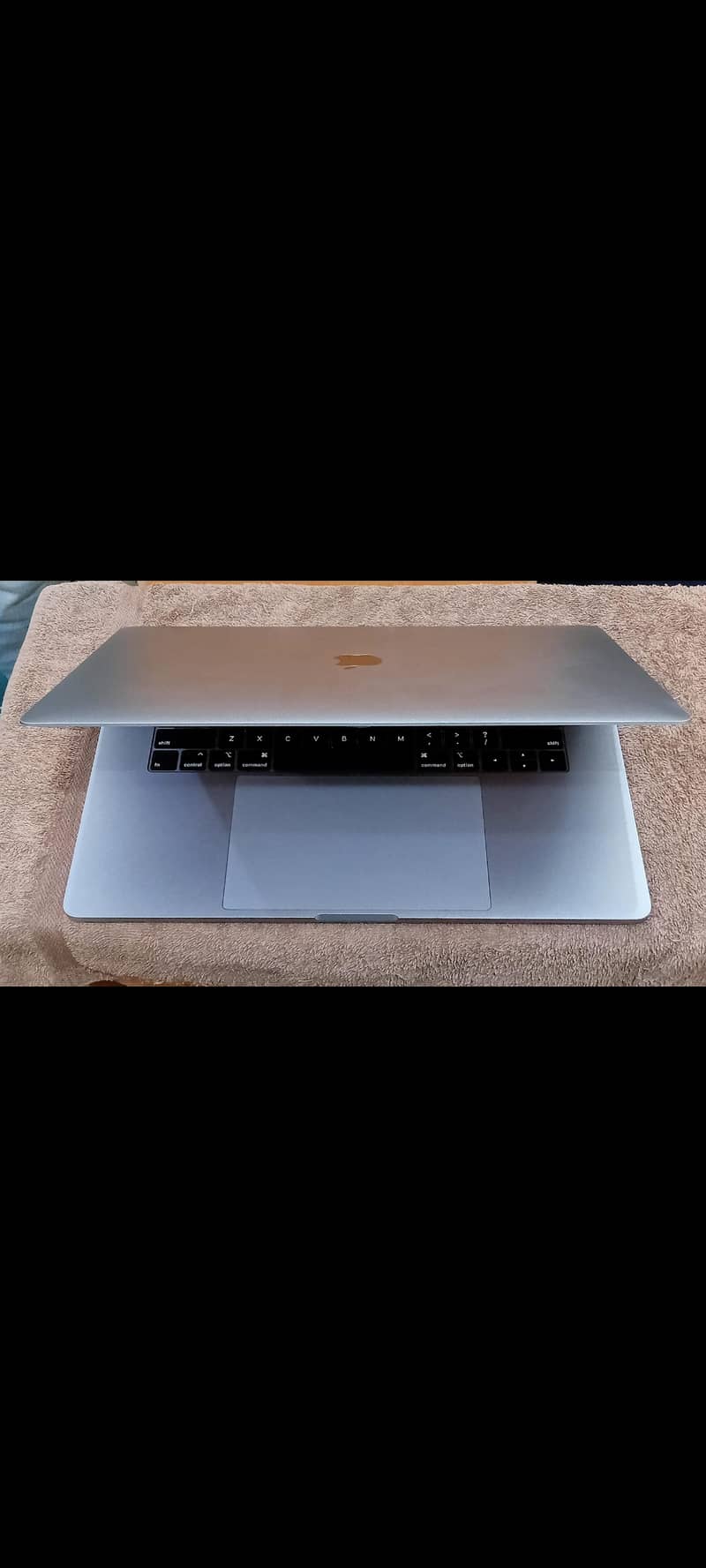 MacBook Pro 2018 & 2019 15" Display with 4GB Graphics 12