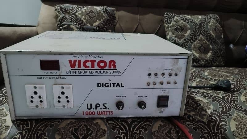 Victor UPS 1000 watts 0