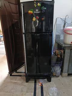 urgent Dawlance fridge for sale