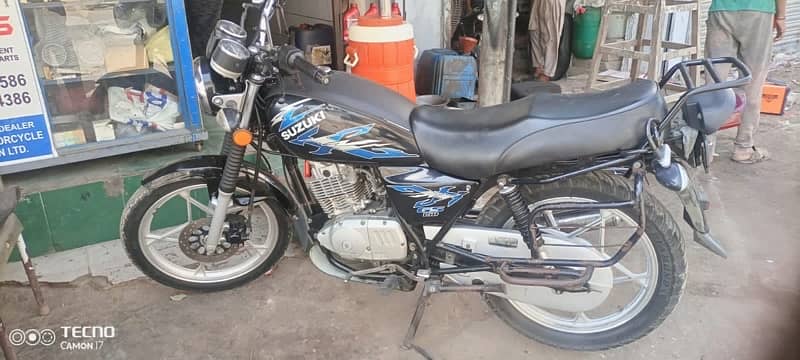 Suzuki GS 150 SE 4