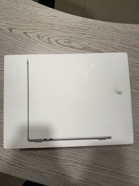 Macbook air m2 only box open 3