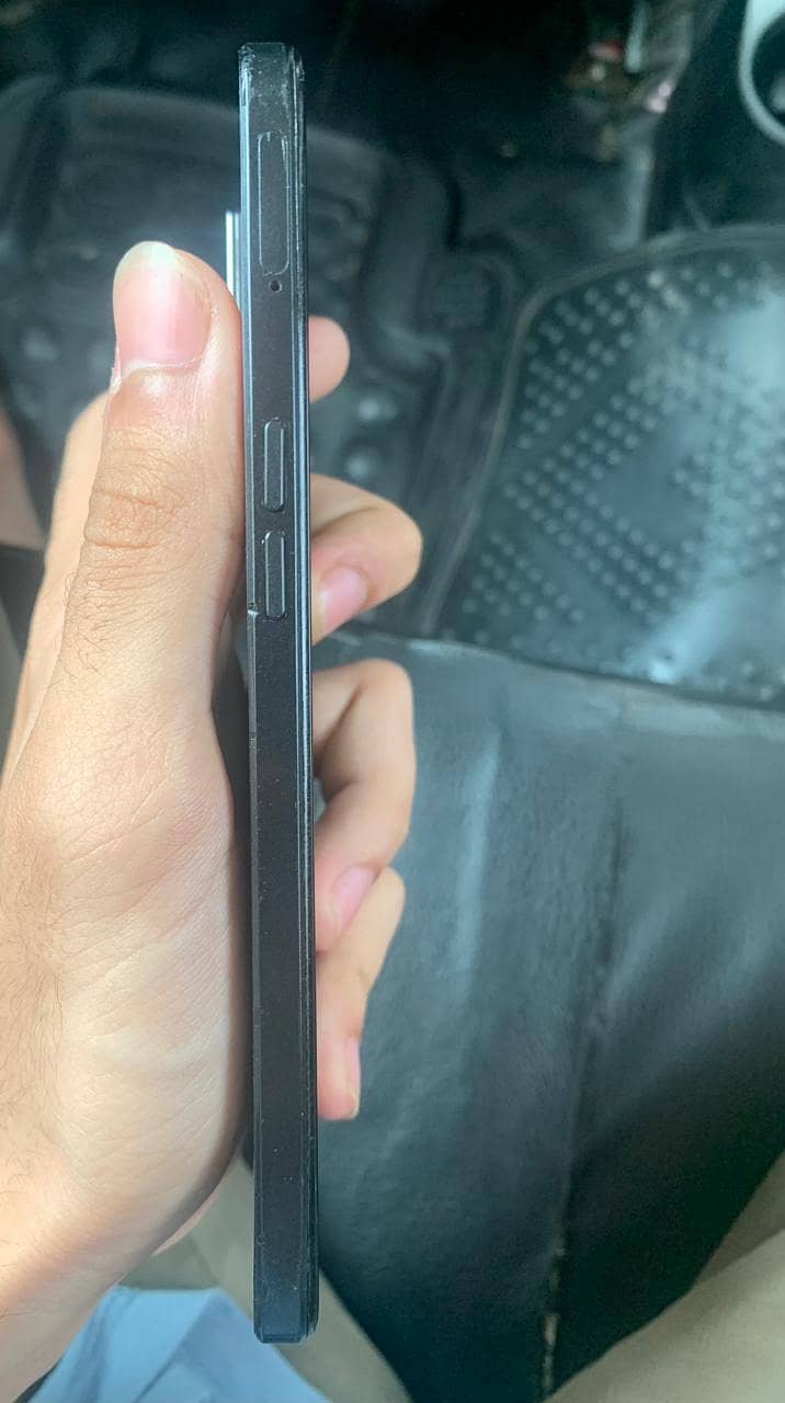 Oppo F21 Pro , Black Color Slim , , with BOX. (EMERGENCY SALE) 1