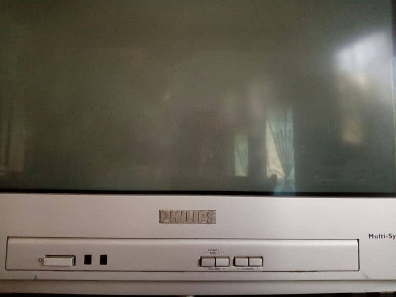 21 inch Philips TV with Remote 1