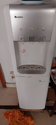 GREE WATER DISPENSER FOR SALE