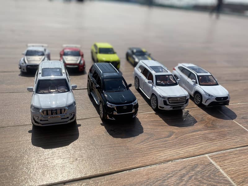 Diecast Model Cars Metal Cars. Bentley Mercedes Banz Honda,Ferrai,GTR 4