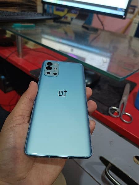 One Plus 9R   12/256 Lake Blue 2