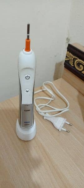 Oral-B Electric Toothbrush 0