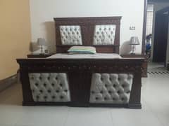 A1 Quality bed with side tables and dressing table