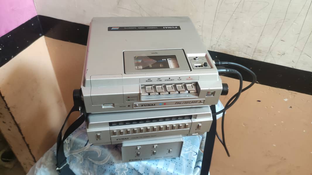 antique CVC compact video casset VCR old model three piece in working 5