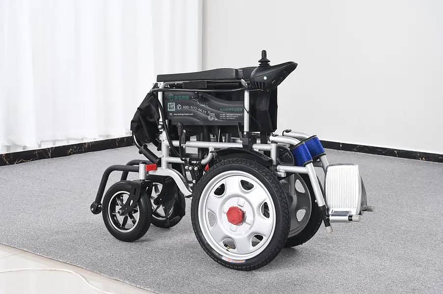 Electric wheelchair with Outdoor capabilities 90U 2