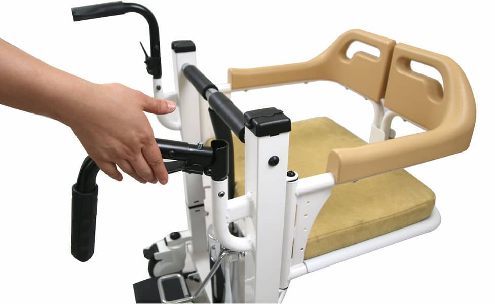 Toilet Transfer Chair (hydraulic) 4