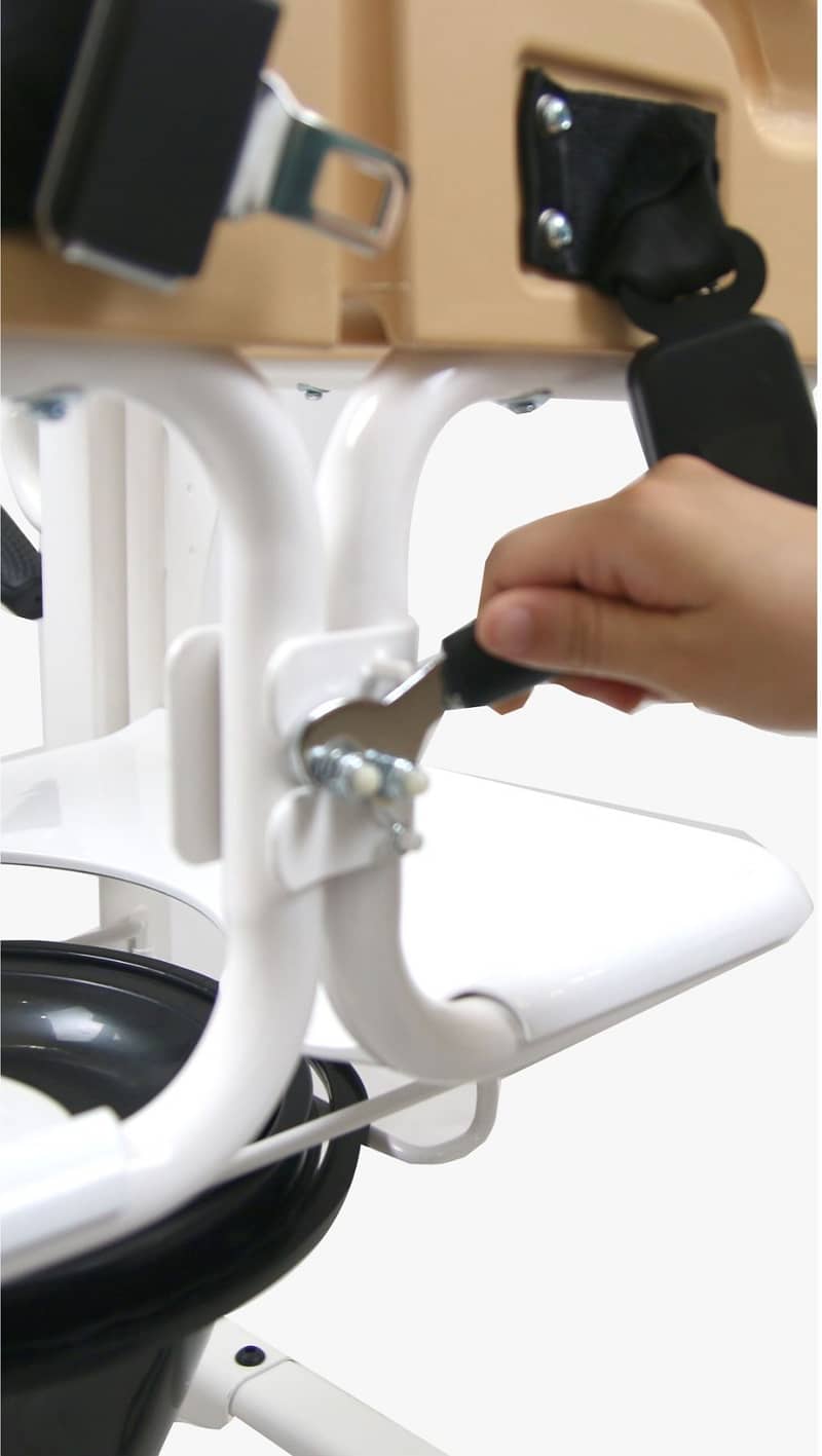 Toilet Transfer Chair (hydraulic) 7