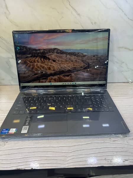 Lenovo Yoga 7i core i5 11th Gen - 8GB RAM - 256GB NVMe 4