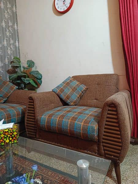 Sofa set for sale, 5 seater, very little use, condition like new. 6