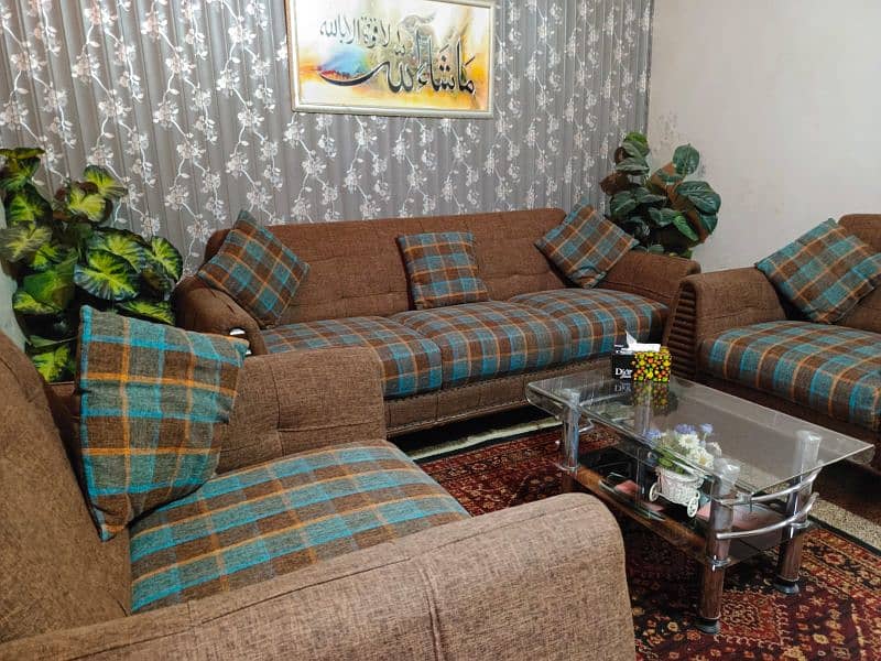 Sofa set for sale, 5 seater, very little use, condition like new. 10