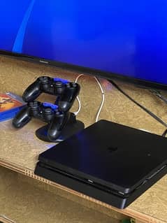 Ps4 Slim 500gb with 2 original controllers