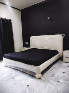 King size bed/ double bed for sale / bedset / luxury white plain bed