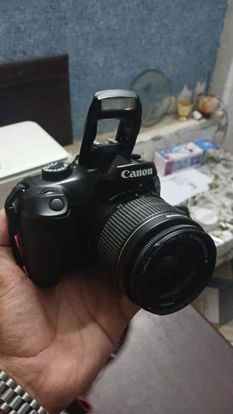 Canon EOS 4000D 1