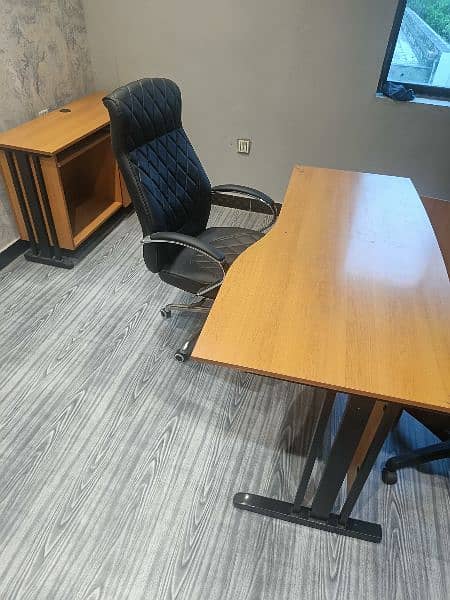 Office Furniture For sale 0