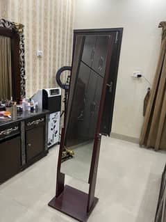 standing mirror good condition