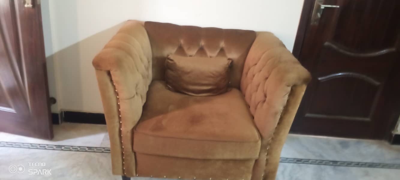 7 seater sofa 12 months used for urgent sale 3