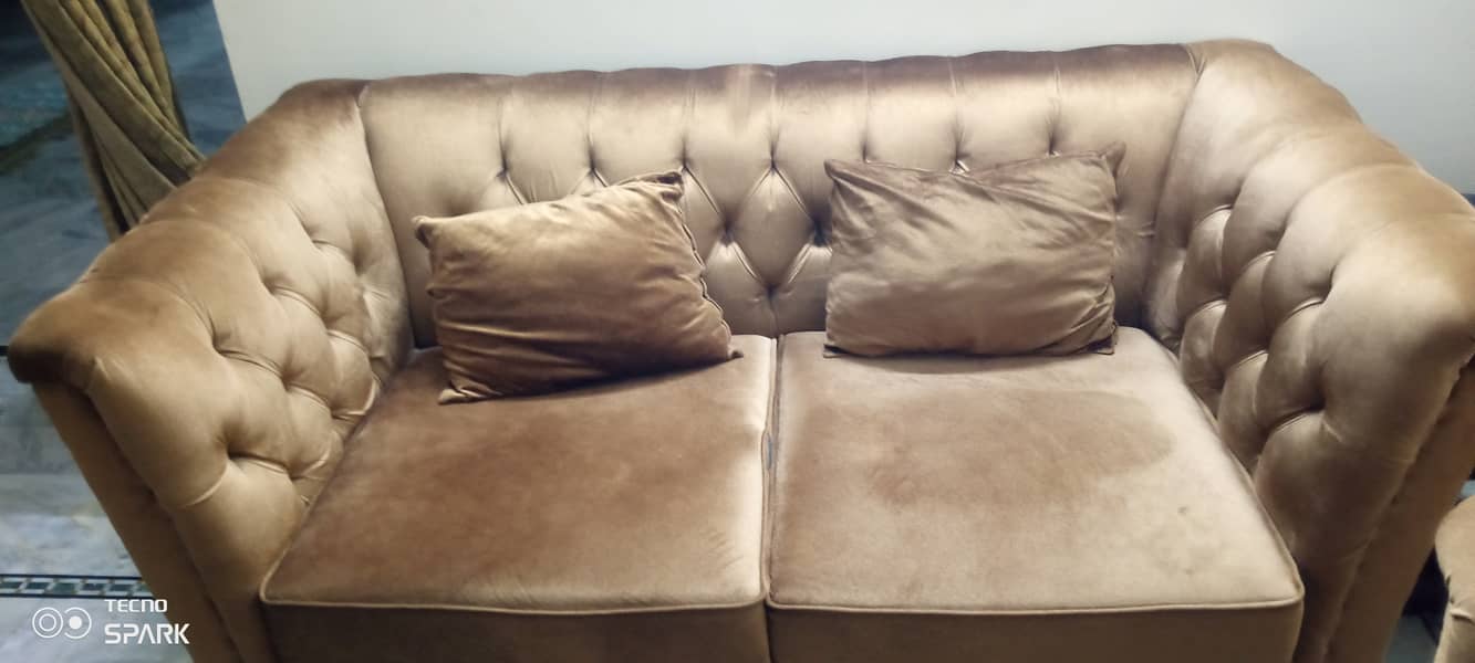 7 seater sofa 12 months used for urgent sale 5