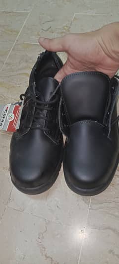 safety shoes (metal free) Imported