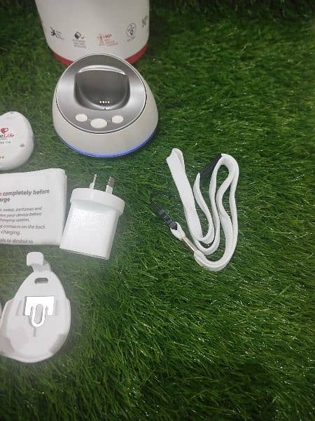 LiveLife Mobile Alarm with Fall Detect, Hands Free & GPS 1