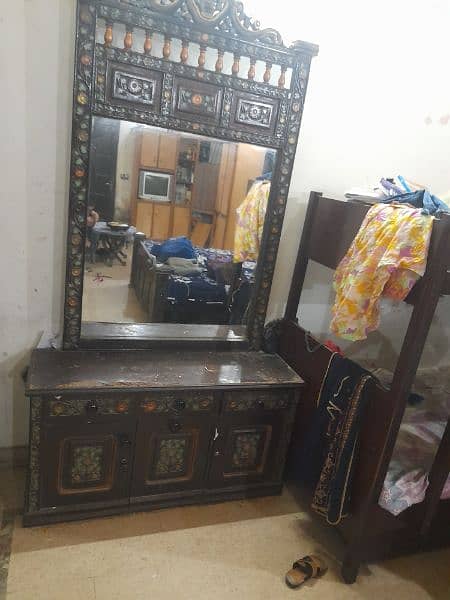 wooden King size bed , bartanon wali almari or dressing table availabl 3