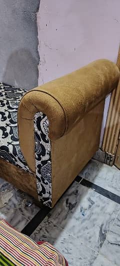 2 seater sofa/settee/deewan