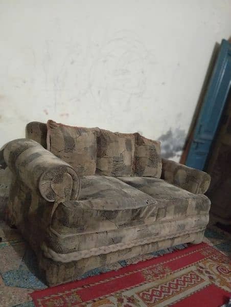 3 Seater sofa 4