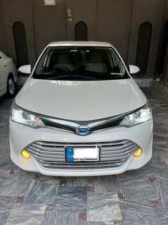 Toyota Corolla Axio pearl white