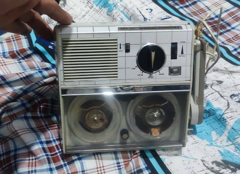 spool player reel to reel model no likha hua h awaz nai dy raha 0