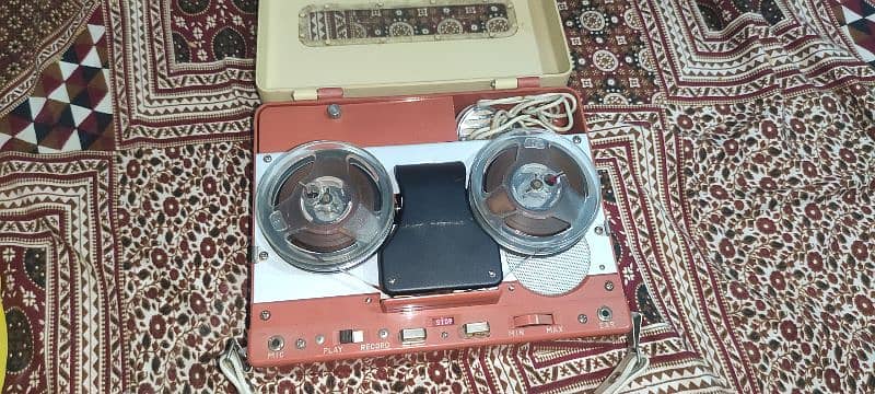 spool player reel to reel model no likha hua h awaz nai dy raha 5