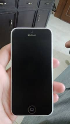 IPHONE 5C IN VERY GOOD CONDITION