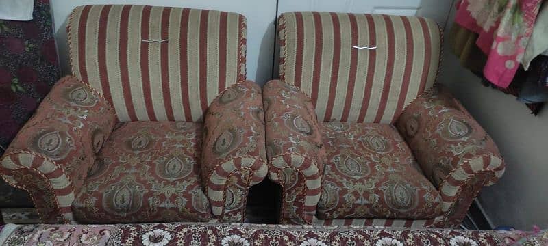 5 seater sofa in reasonably good condition 1