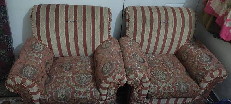 5 seater sofa in reasonably good condition 2