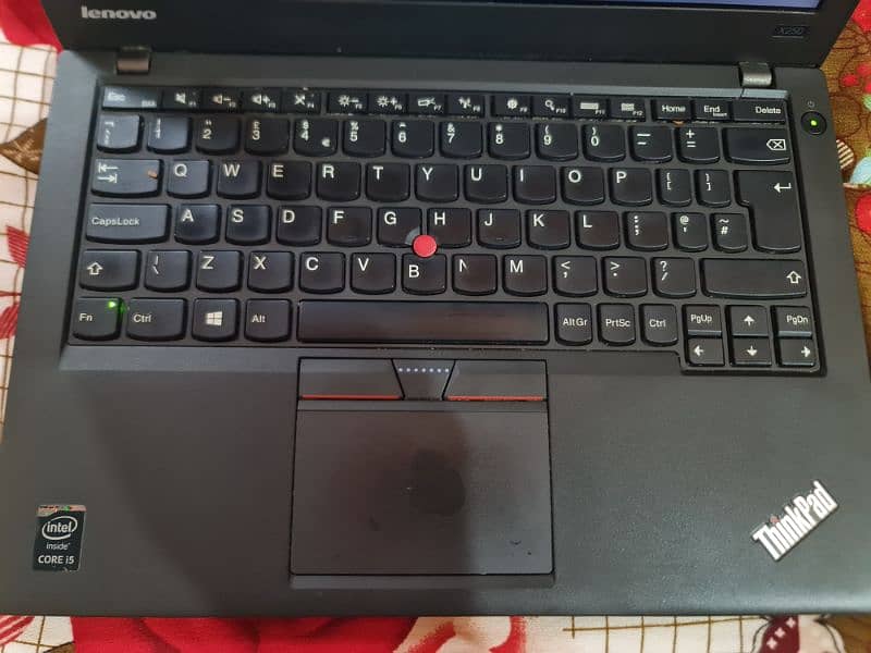 urgent sell 10/10 lenovo thinkpad 34k 7