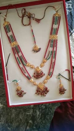 Jewellery orignal gold. 3 tola kuch masa. gold set.