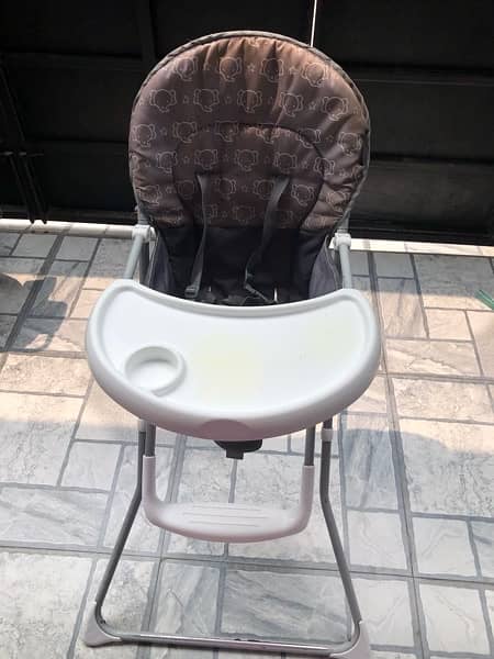 tinnies baby seater in excellent condition 2